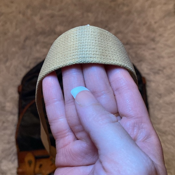 Hunting World Crossbody Long Strap Bag - Picture 12 of 12